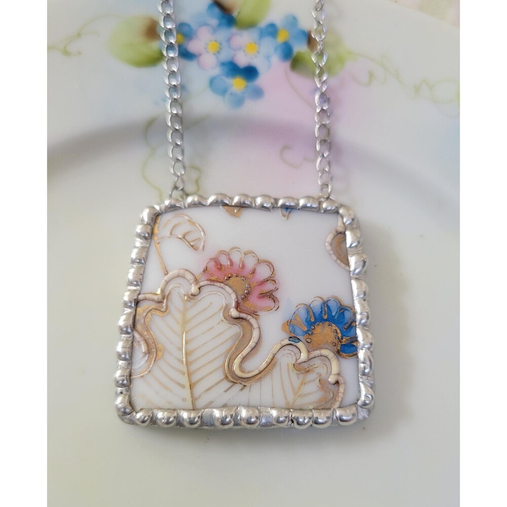 Antique Raised Gold Leaf & Flower Broken China Pendant Necklace